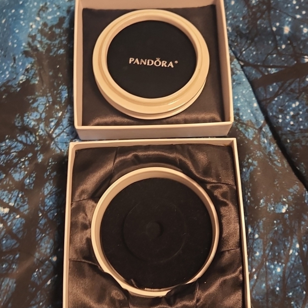 PANDORA Limited Edition White Porcelain Silver Trimmed Round Jewelry - Picture 2 of 7